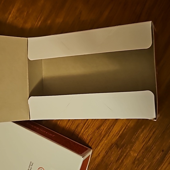 (2) American Girl *empty* Molly boxes - Picture 6 of 7